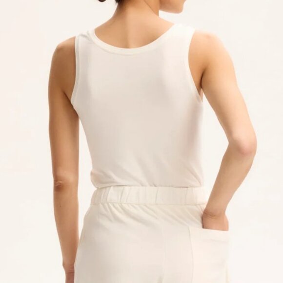 *NEW Majestic Filatures Soft Touch Tank White - Picture 2 of 10